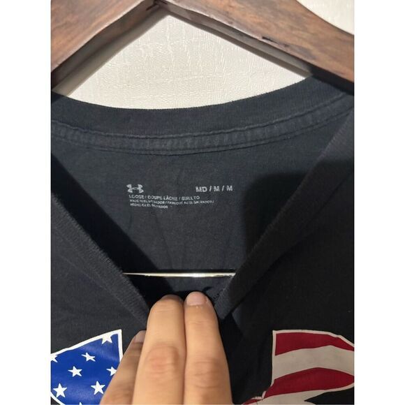 Under Armour Women M Loose Black Short Sleeve USA America Freedom Army Shirt Top - Picture 4 of 5